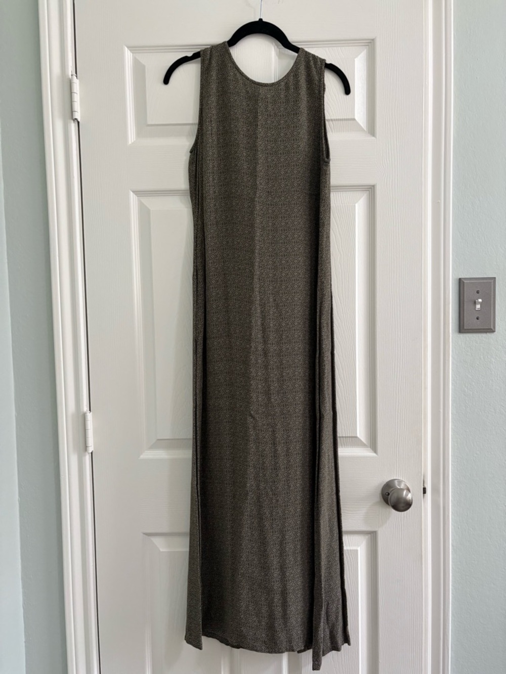 Old Navy Sleeveless Maxi Dress in Olive Green